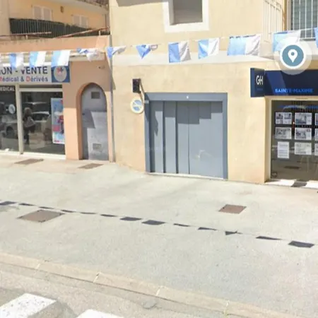 With Balcony 50 M From The Apartamento