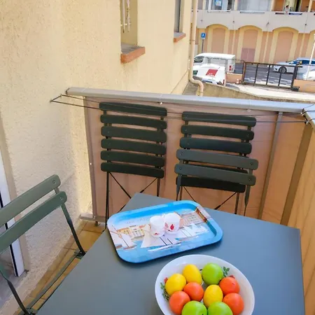 With Balcony 50 M From The Sainte-Maxime